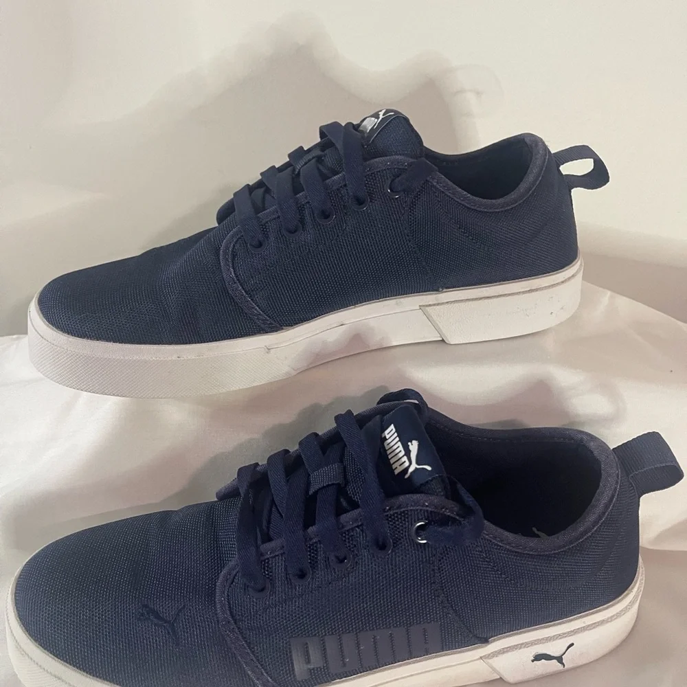 Puma Men's Deep Blue Sneakers